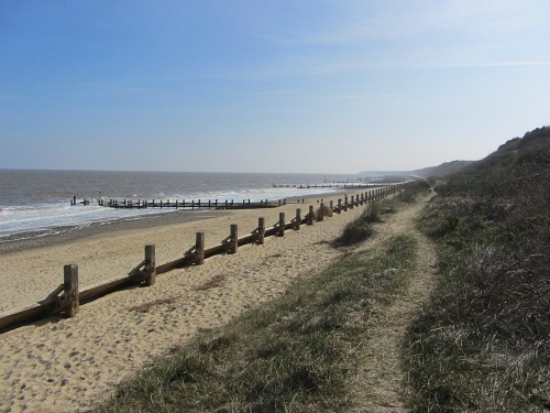 Heading towards Hopton from Gorleston beach Heading towards Hopton from Gorleston beach