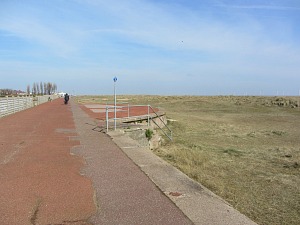 The promenade at Gt Yarmouth The promenade at Gt Yarmouth