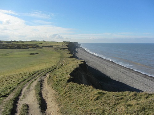 Looking back along the Norfolk Coast Path towards Weybourne Looking back along the Norfolk Coast Path towards Weybourne