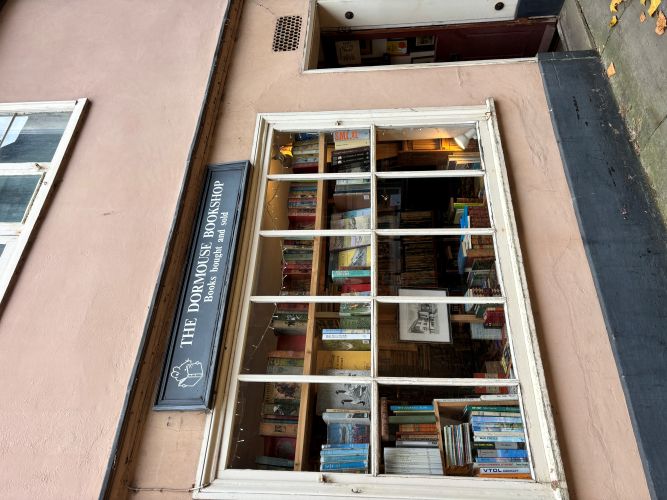 Independent book shop in Elm Hill