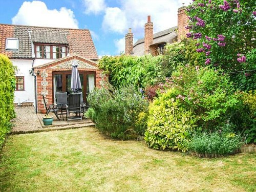 The dog friendly secure garden at Kingsley Cottage in Hickling The dog friendly secure garden at Kingsley Cottage in Hickling
