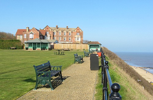 Manor Hotel overlooking the sea Manor Hotel overlooking the sea