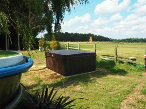 The Hot Tub outside The Woodland Boat